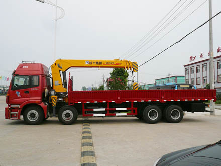 廣西哪里有隨車吊賣|2噸-12噸隨車起重運(yùn)輸車|隨車吊廠家直銷