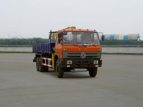 東風(fēng)8-10噸隨車吊廠家促銷，質(zhì)量有保證！