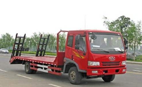 四川鉤機(jī)平板運(yùn)輸車↙運(yùn)輸挖機(jī)運(yùn)輸車廠家訂購(gòu)