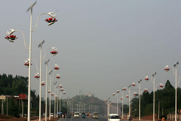 河北邯鄲太陽(yáng)能路燈；邢臺(tái)LED路燈廠家；馬上發(fā)貨？