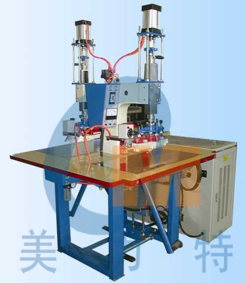 防滑墊壓邊切邊機(jī)   防滑墊壓邊切邊機(jī)設(shè)備