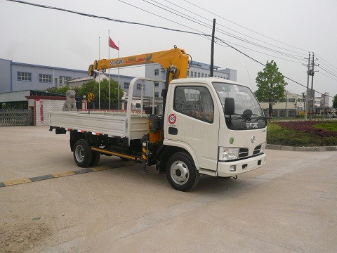 各種裝卸用的隨車起重車安裝上用的隨車吊最好的東風(fēng)金霸隨車吊廠家報(bào)價(jià)