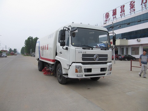 東風(fēng)天錦掃路車報(bào)價(jià) 多功能全吸式掃路車