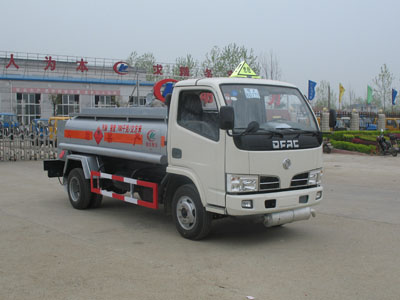 東風小霸王流動加油車