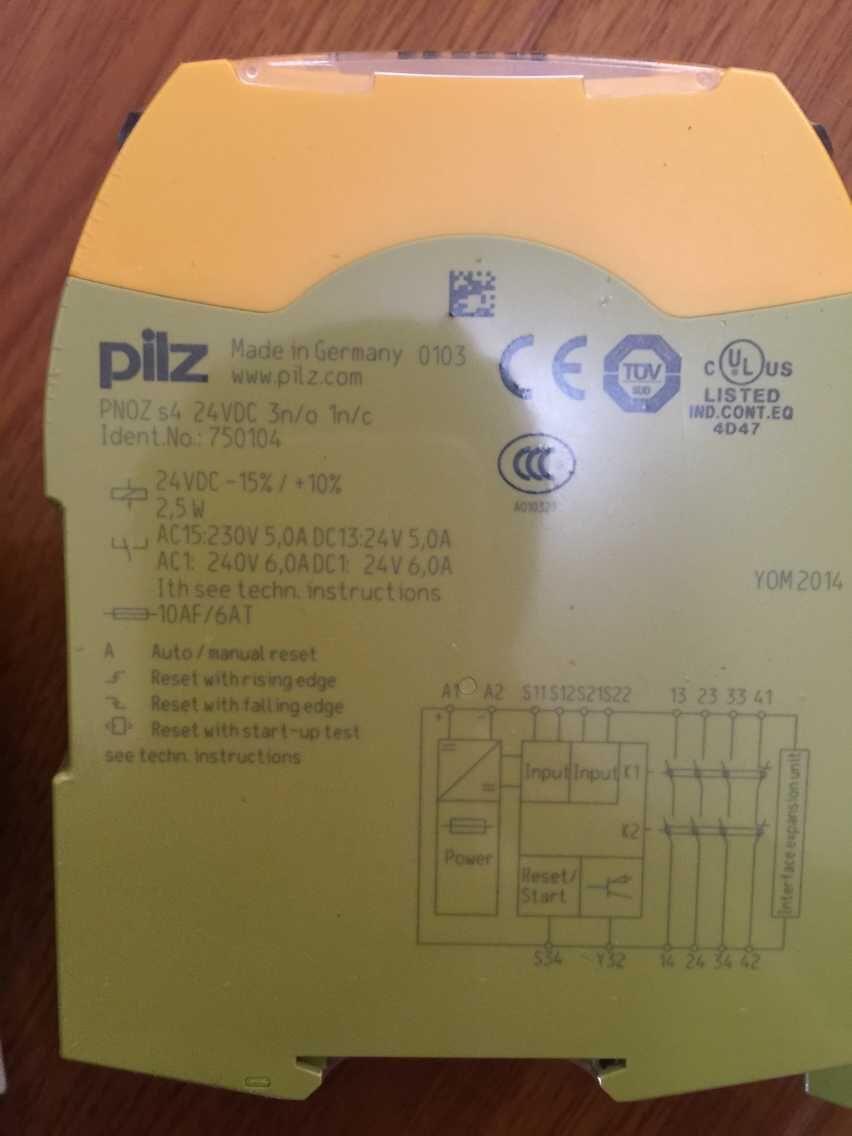 PILZ 750104 PNOZ s4 24VDC繼電器