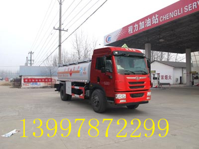 洛陽(yáng)市 東風(fēng)國(guó)5排放8訂加油車(chē) 8-10噸加油車(chē)大概多少錢(qián)