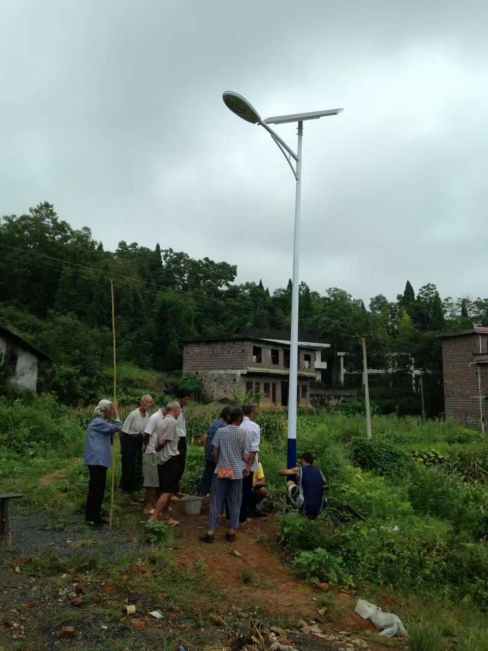 湖南永州農(nóng)村LED路燈價(jià)格 太陽能路燈廠家價(jià)格