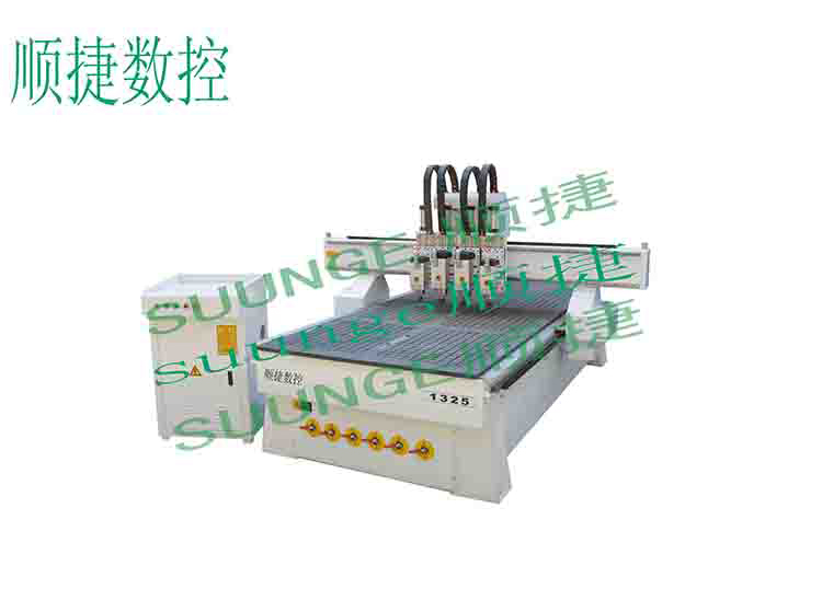 順捷1325四工序自動(dòng)換刀雕刻機(jī)/多機(jī)頭切換/櫥柜門木門家具雕刻機(jī)