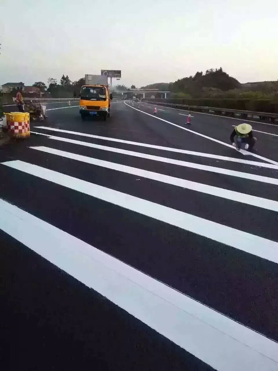 福田道路交通熱熔劃線施工/福田停車場劃線設(shè)計專業(yè)的師傅