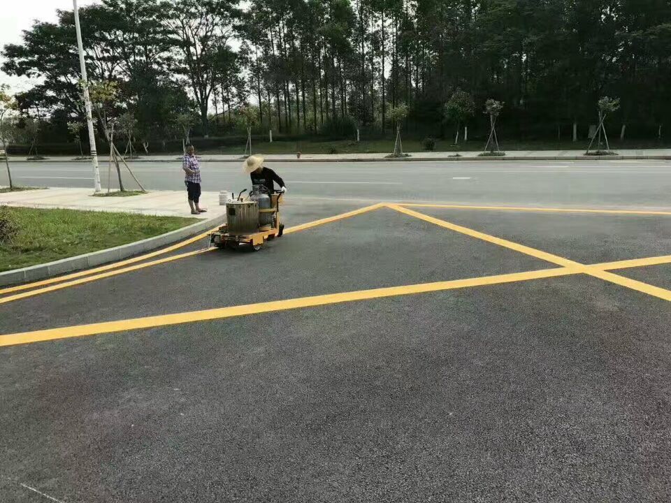 惠州熱熔黃白斑馬線畫線 停車位規(guī)劃地坪漆施工包工包料