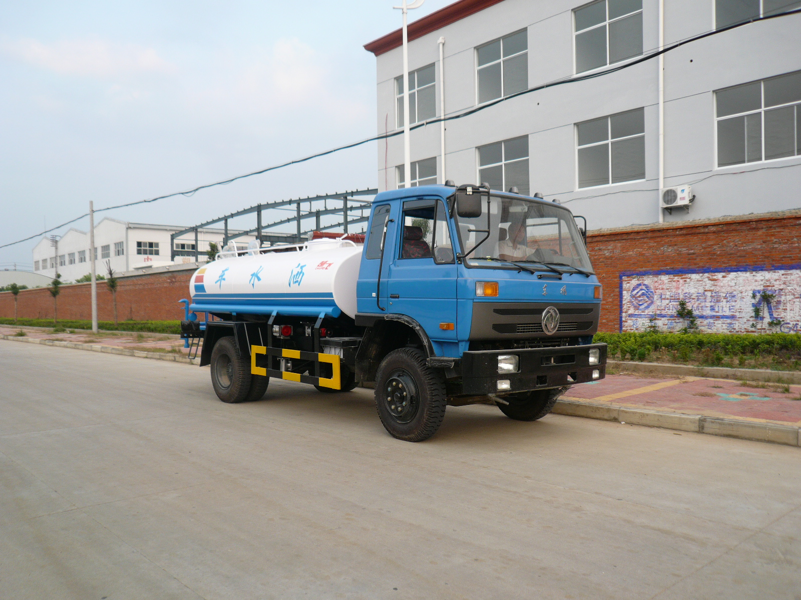 東風(fēng)8噸灑水車 8噸灑水車廠家