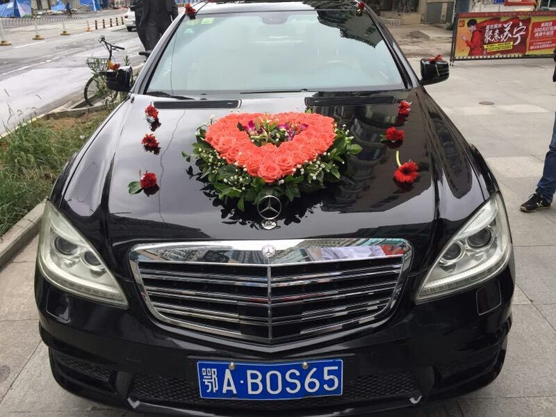 婚慶租車各款豪華車隊 價格優(yōu)惠