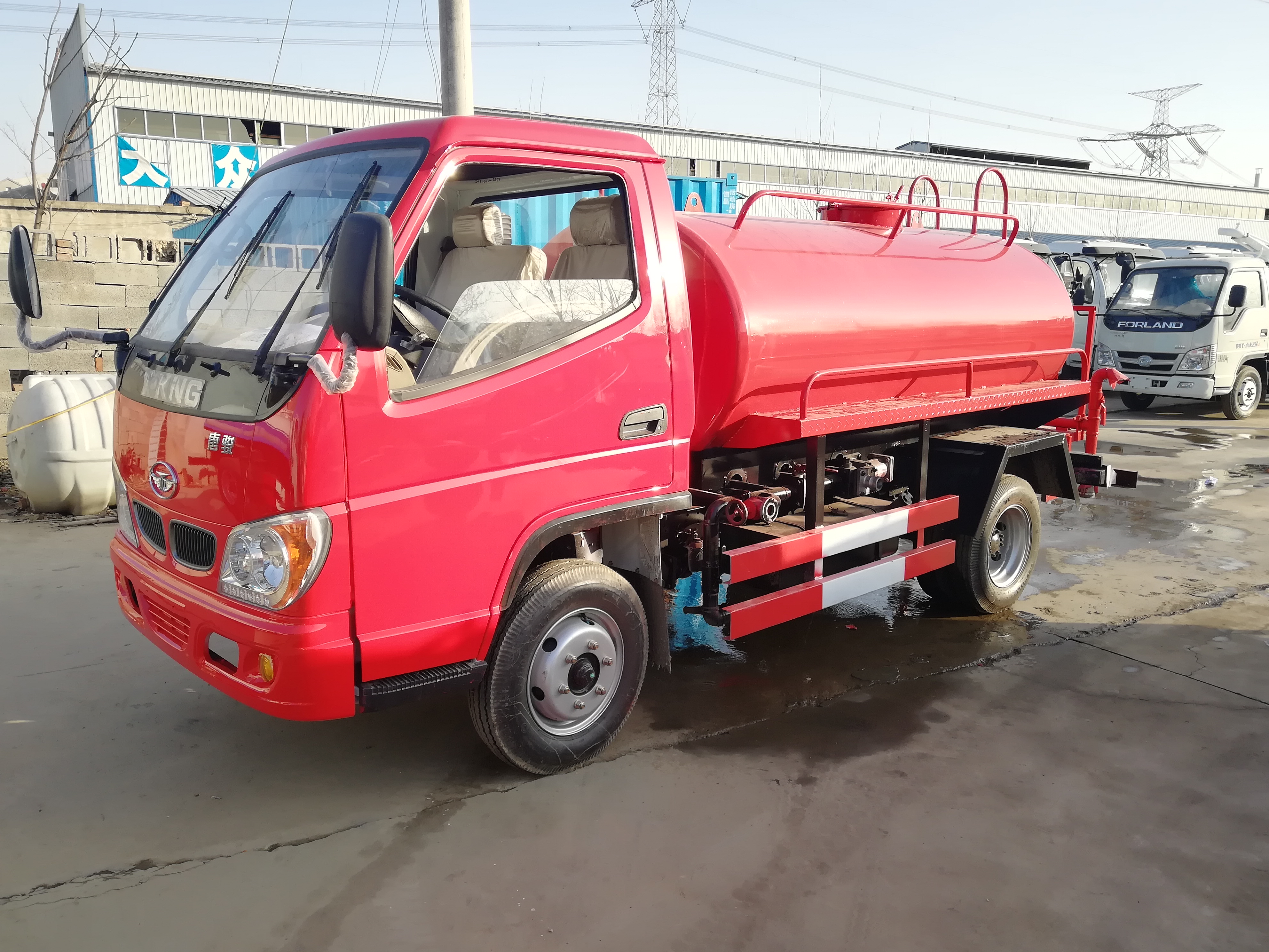 山東煙臺(tái)小型灑水車價(jià)格小型霧炮車價(jià)格小型灑水車廠家