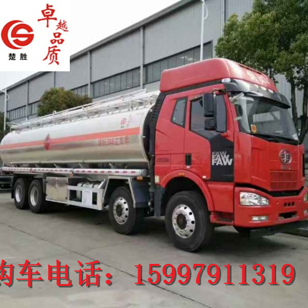 3軸半掛油罐車(chē)?yán)瓭M(mǎn)多少?lài)嵨唬? title=