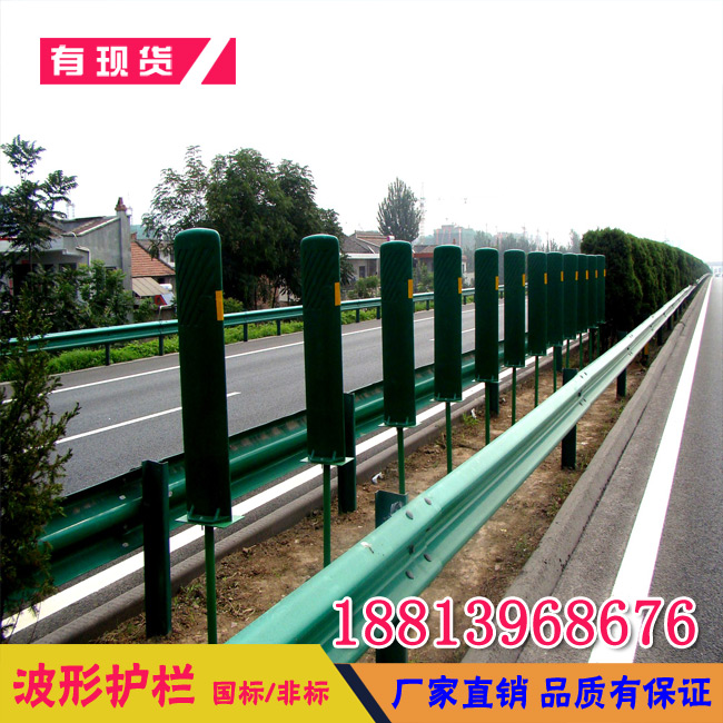 海南公路防護板廠家現(xiàn)貨 海口波形梁護欄 鄉(xiāng)村公路波形梁護欄