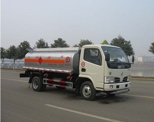 桃城區(qū)4噸油槽車