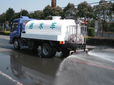 低價現(xiàn)貨二手灑水車 車況較好的灑水車