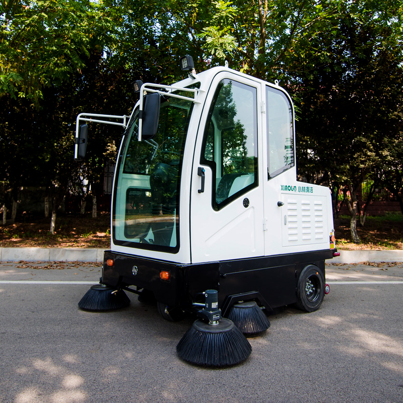 河北小林牌全封閉電動掃地車XLS-1900混凝土攪拌站地面粉塵碎石清理設(shè)備