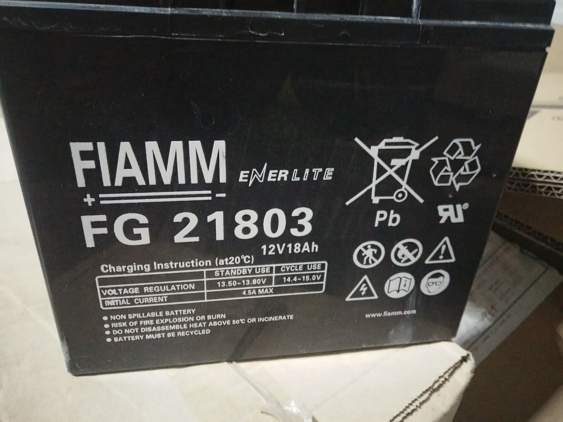 非凡蓄電池FG21803 12V18A UPS 直流屏 通信 銀行醫(yī)院 交通