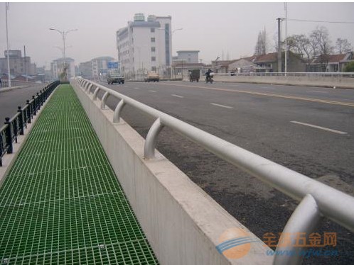 火車站走道格柵板|揚州鐵路用玻璃鋼格柵板|格柵規(guī)格廠