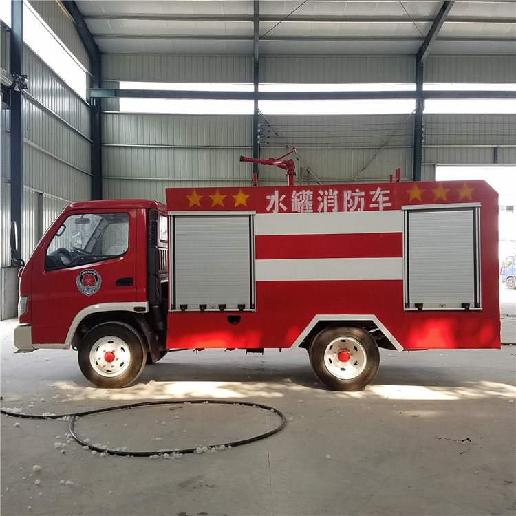 廠家直銷各種型號(hào)消防車(chē) 水罐消防車(chē)