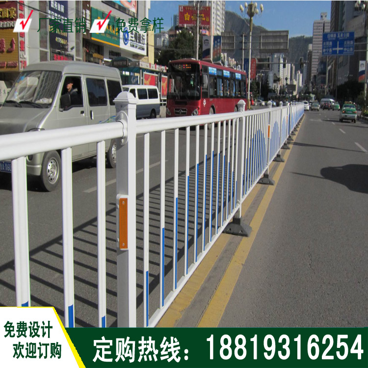 深圳道路隔離護欄 東莞面包管市政護欄 增城設(shè)施防護欄防撞圖片