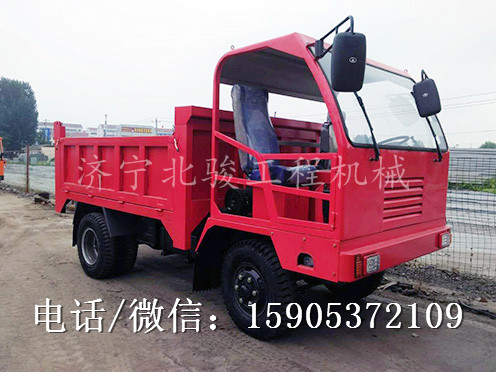 四不像拉砂石運(yùn)輸車(chē)，四缸四驅(qū)翻斗車(chē)