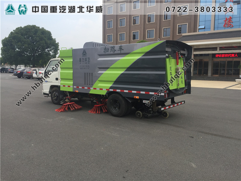 江鈴新順達環(huán)衛(wèi)掃路車圖片_五十鈴掃地車廠家