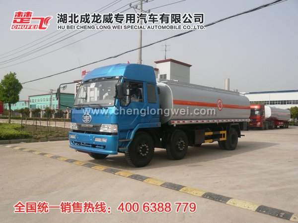 小三軸油罐車(chē)25立方油罐車(chē)