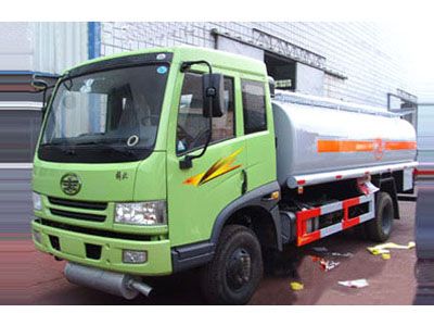 江西3噸至15噸油罐車(chē)、幫你賺錢(qián)的好幫手程力油罐車(chē)廠