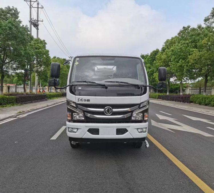 5方東風多利卡灑水車綠化噴灑車市政小區(qū)綠化適用