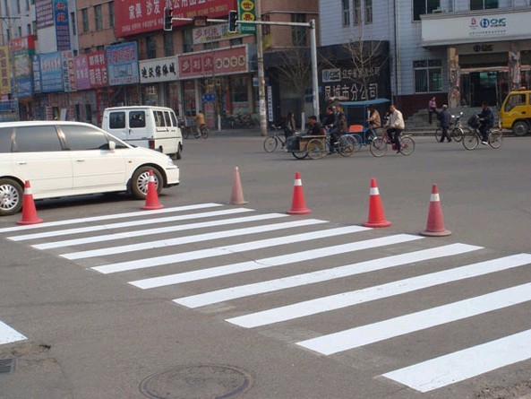 道路劃線，車位線，減速線，馬路線，東莞工廠劃線，小區(qū)劃線