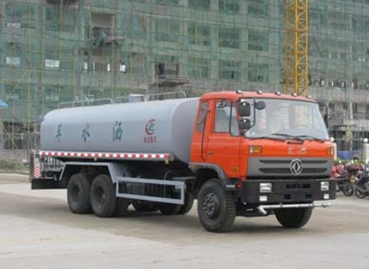 衡陽(yáng)灑水車廠家/20噸灑水車廠家總代理