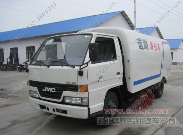 江鈴掃路車【中小型節(jié)能4噸掃地車價(jià)格 掃路車圖片】			