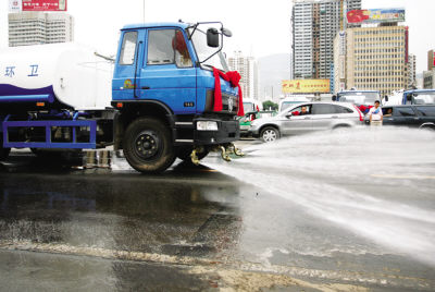 湖北程力集團(tuán)|華菱水泥攪拌車有6×4和8×4兩種車型