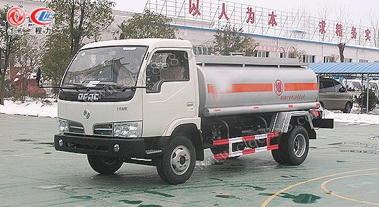 最好質(zhì)量的小型流動加油車3噸加油車 5噸加油車最好質(zhì)量供應(yīng)