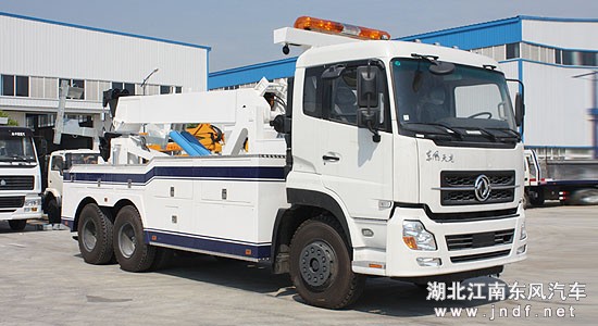 東風(fēng)天龍后雙橋重型拖車,清障車