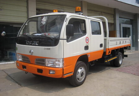 多利卡公路養(yǎng)護(hù)車