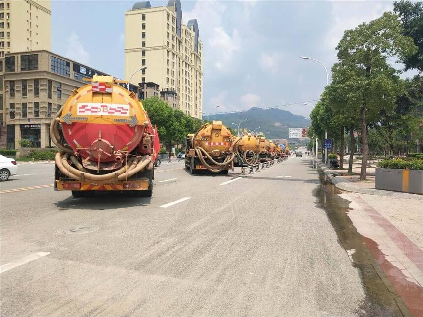 新聞：天津大港區(qū)抽生活污水，打樁泥漿清運車