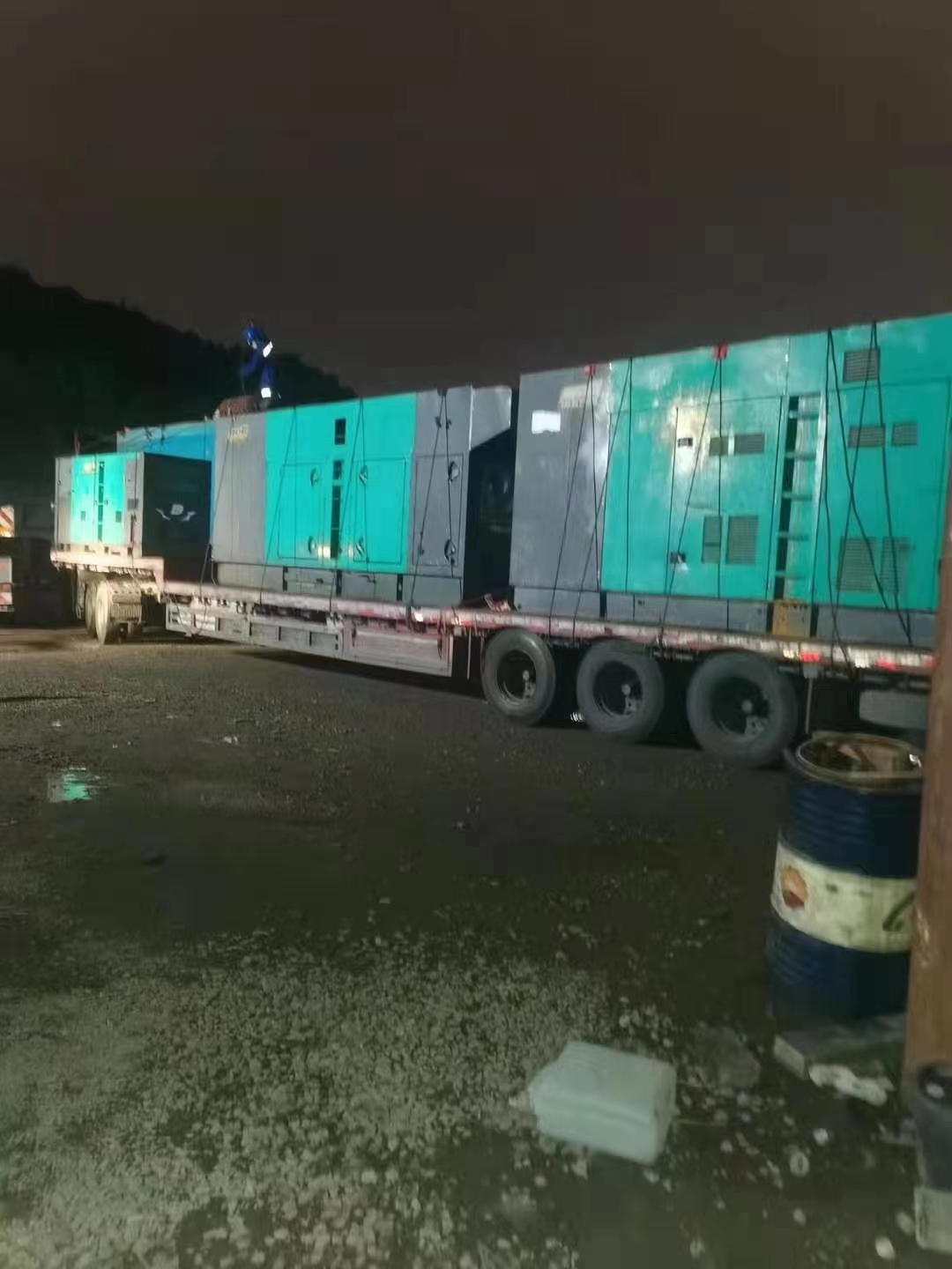 江蘇淮安市移動(dòng)電源UPS發(fā)電車租賃