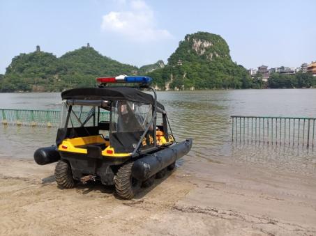 水陸兩棲全地形車 無(wú)懼各種環(huán)境和地勢(shì)的多功能救災(zāi)車