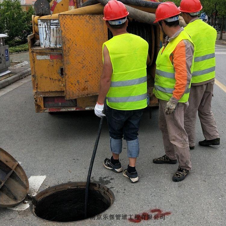 南京市玄武區(qū)長江路地下停車場管道清洗 隔油池清理 細(xì)節(jié)決定品質(zhì)