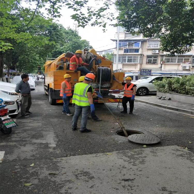 南京棲霞區(qū)歡樂谷里附近管道疏通電話，高壓清冼市政排水管道