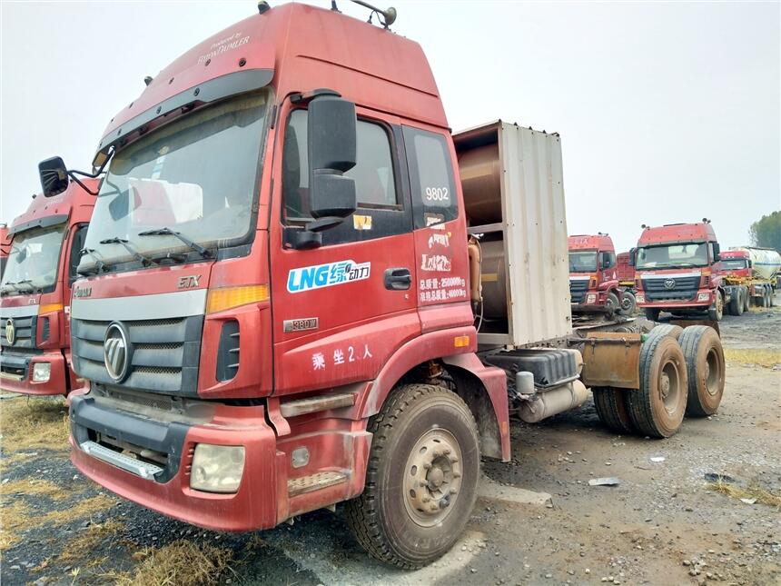 二手歐曼加氣車(chē)、雙驅(qū)燒氣車(chē)、三年二手加氣車(chē)、牽引車(chē)