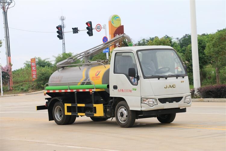 臺州東風(fēng)145吸污車銷售點(diǎn) 吸糞車出廠價(jià)格 工廠優(yōu)選產(chǎn)品