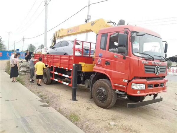 常州市8噸徐工隨車起重車…出廠價