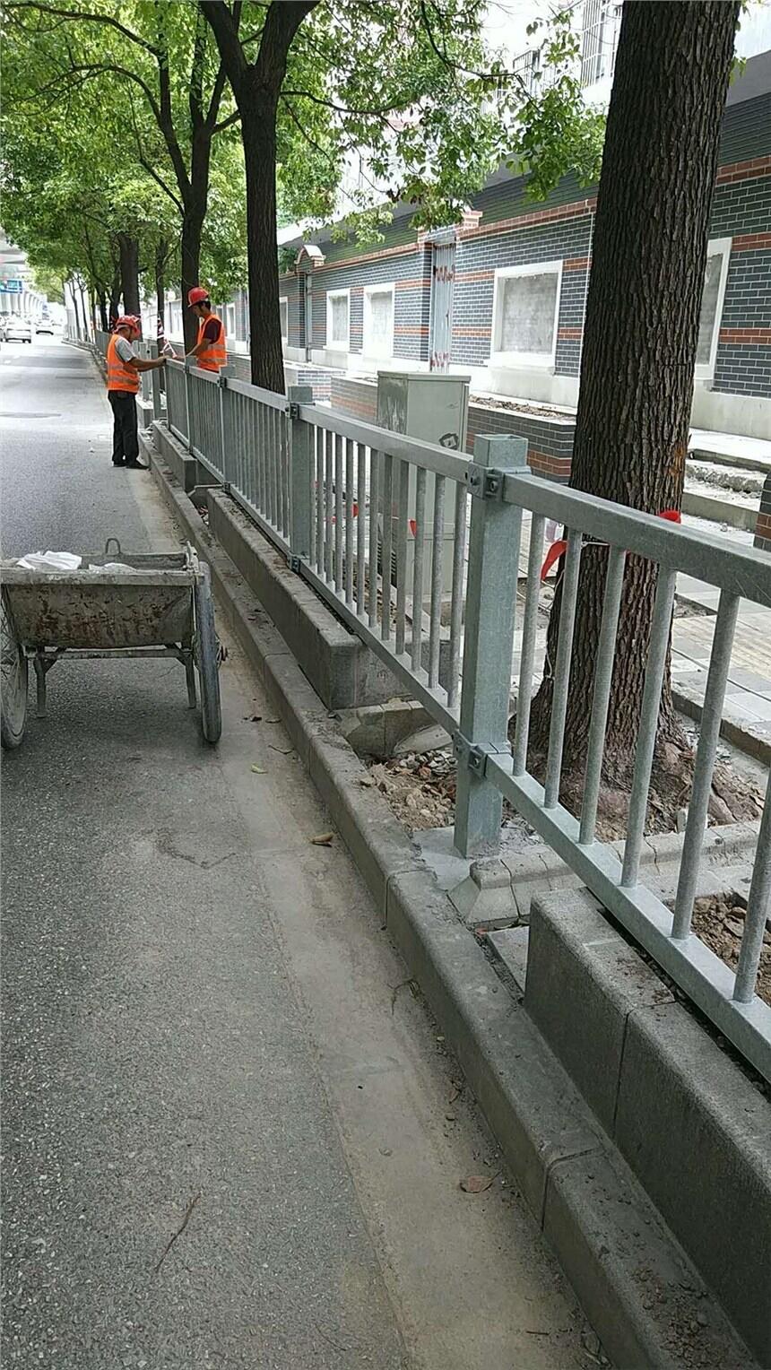 道路防撞圍欄量大專供