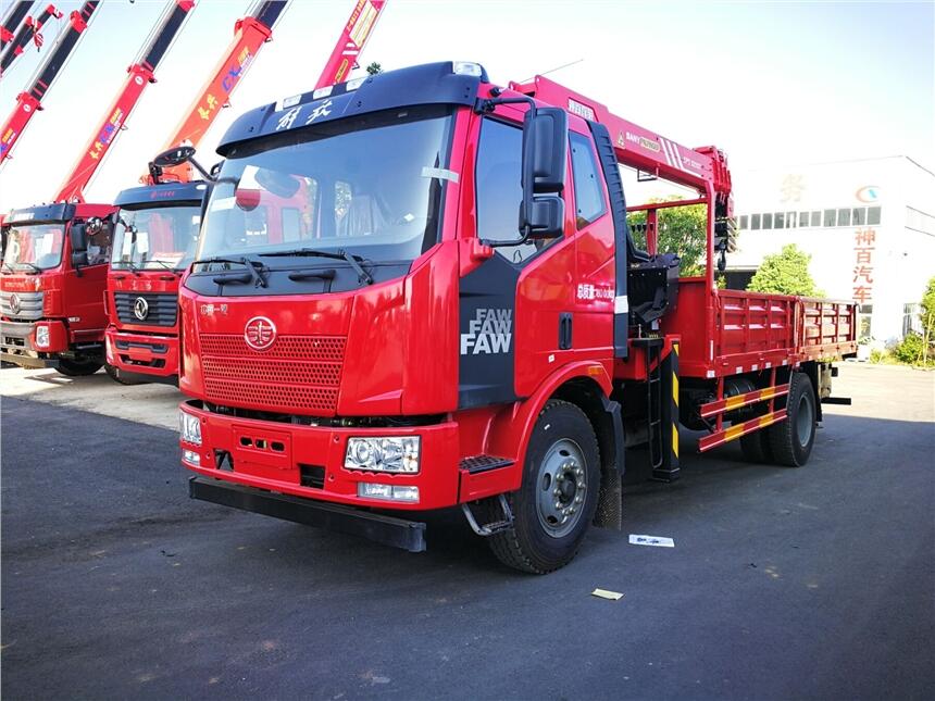 藍(lán)牌隨車吊帶自卸廠家供應(yīng)