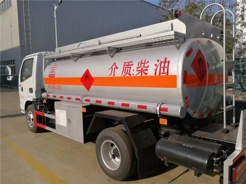 漯河10噸油罐車(chē)多少錢(qián)