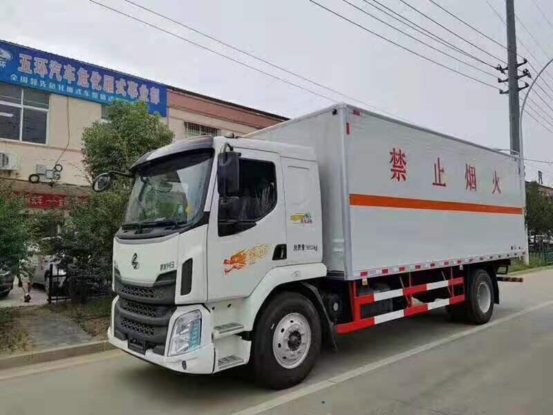 廢機油運輸車(HW08)_柳汽乘龍6.6米廢機油運輸車